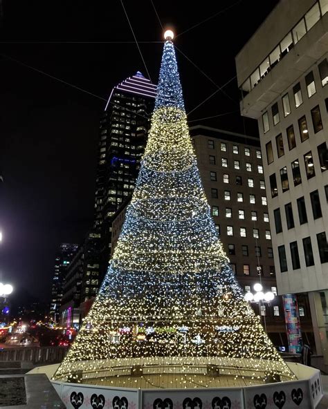 The Place Ville-Marie Christmas tree is seriously magical (PHOTOS ...