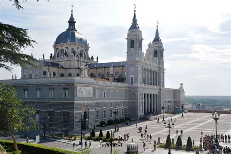 El chollo de las fundaciones de la Iglesia madrileña - Infovaticana Blogs