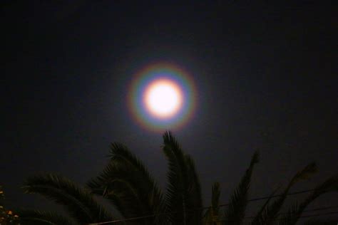 Lunar halo radiates over Santiago de Chile - Strange Sounds