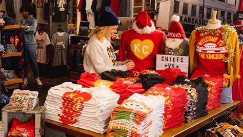 Kansas City's Charlie Hustle handles a massive Black Friday