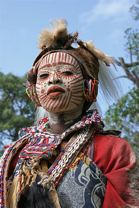 Woman from the Kikuyu tribe in traditional dress | Kikuyu people | African tribes, African ...