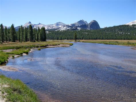 Wide part of the Tuolumne River: Glen Aulin Trail, Yosemite National ...