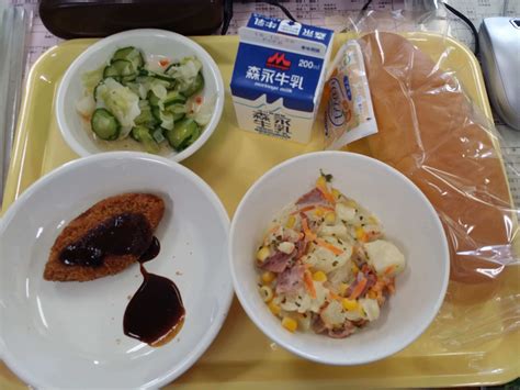 What A Month of Japanese School Lunches Looks Like | Yatta-Tachi