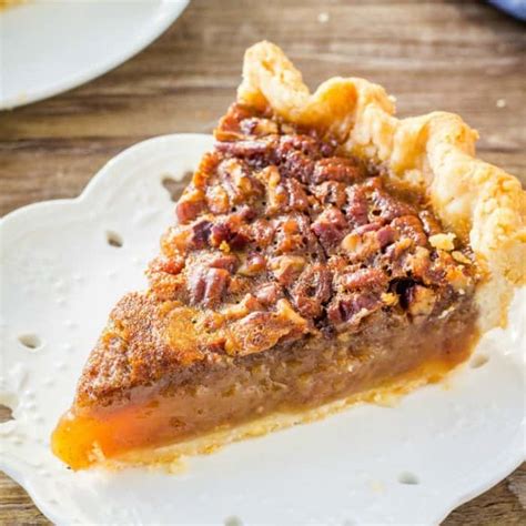 Pecan Pie Recipe ⋆ Real Housemoms