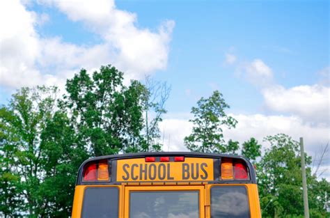 Avoid Boredom on a Charter Bus for a School Field Trip with Fun Games