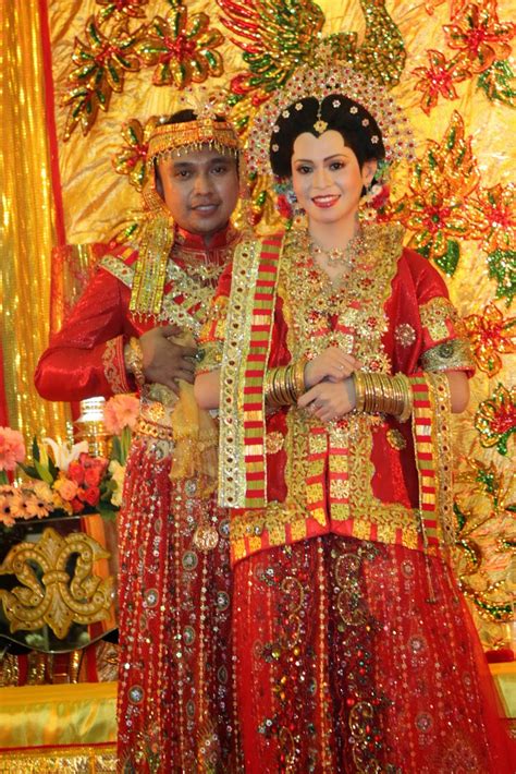 Bodo a Women Wedding Dress from Bugis Makassar, Sulawesi | Indonesian ...