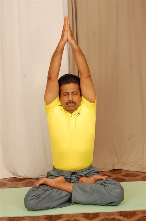 PARVATASANA (MOUNTAIN POSE) AND ITS BENEFITS