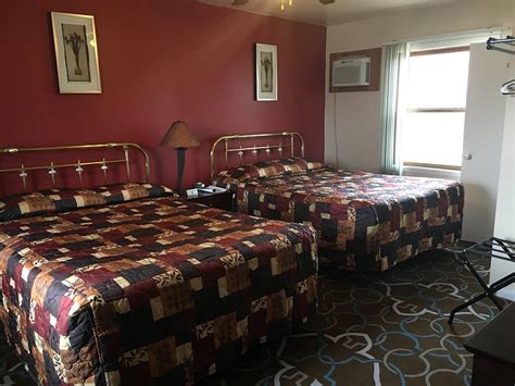 HILLTOP MOTEL $49 ($̶6̶0̶) - Prices & Hotel Reviews - Montello, WI ...