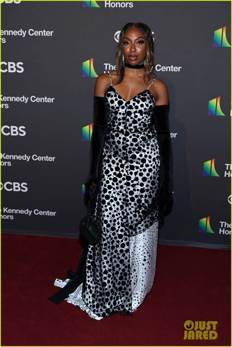 Queen Latifah, Billy Crystal, Dionne Warwick Honored at Kennedy Center ...