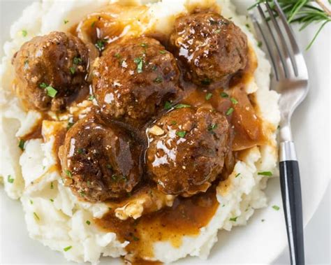 Meatballs and Gravy - The Cozy Cook