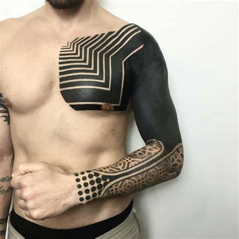 Pin de debo Non Conforme em ⭐ ⭐TåTü⭐ ⭐ | Tatuagem blackwork, Tatuagens legais masculinas ...