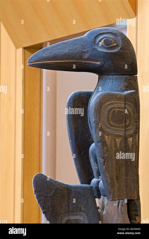 Tlingit totem raven hi-res stock photography and images - Alamy