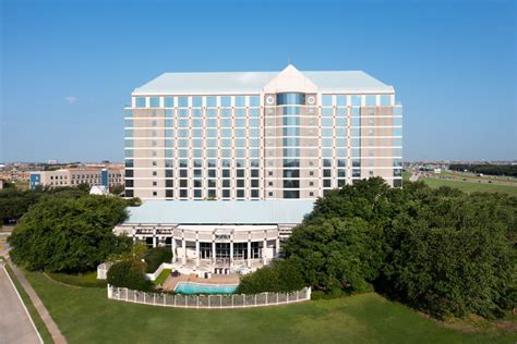 Renaissance Dallas North Hotel | Wedding Venues | Dallas, Texas