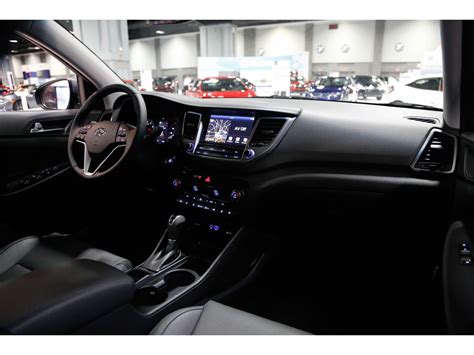 2018 Hyundai Tucson: 114 Interior Photos | U.S. News