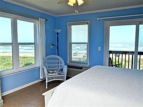 Pet-Friendly Beachfront Hotels in St Augustine - travelnowsmart.com