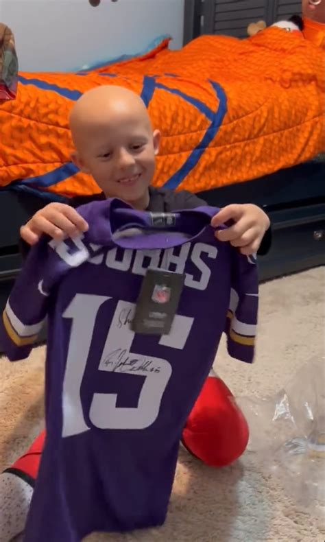 Josh Dobbs, Vikings gift young fan signed jersey in heartwarming moment