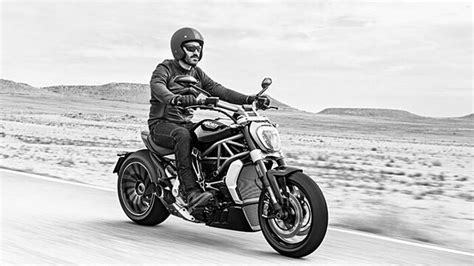 Ducati XDiavel vs Diavel; What’s new? - BikeWale