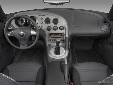 2009 Pontiac Solstice Interior | U.S. News & World Report