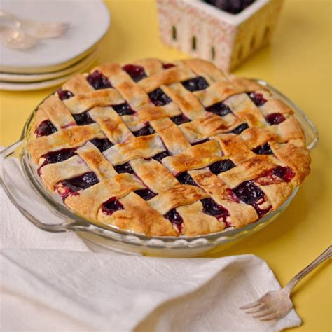 Easy Black Raspberry Pie - Joy to the Food