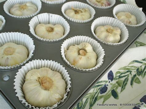 CLEVER on ROASTED GARLIC cloves Recipe by Claudia - CookEatShare