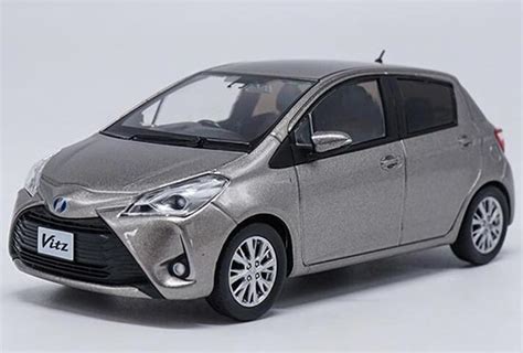 Seven Colors 1:30 Scale Diecast Toyota Vitz Model [NB2T488] : EZBUSTOYS.COM