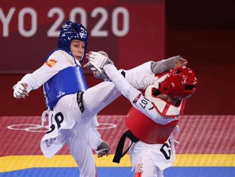 Olympics-Taekwondo: Teenagers cause upsets, Thai queen nabs gold ...