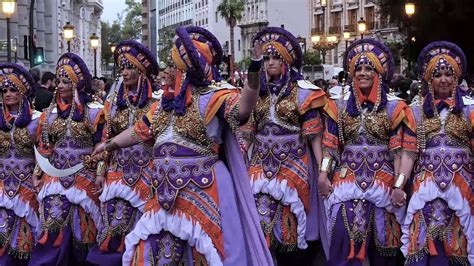 DESFILE DE MOROS Y CRISTIANOS VALENCIA CAPITAL 2018-2PARTE - YouTube