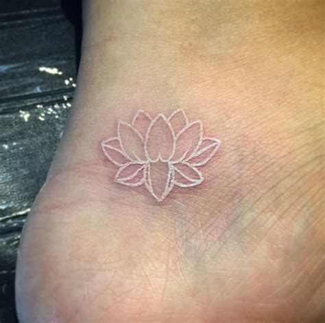 Pros and Cons of White Ink Tattoos (Example Images) - AuthorityTattoo