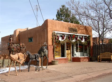 File:Canyon Road in Santa Fe, New Mexico, USA (19).jpg - Wikimedia Commons