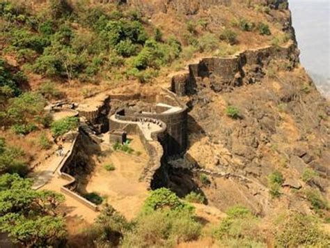 महाड : किल्ले रायगड चढताना शिवभक्ताचा मृत्यू - Raigad Times