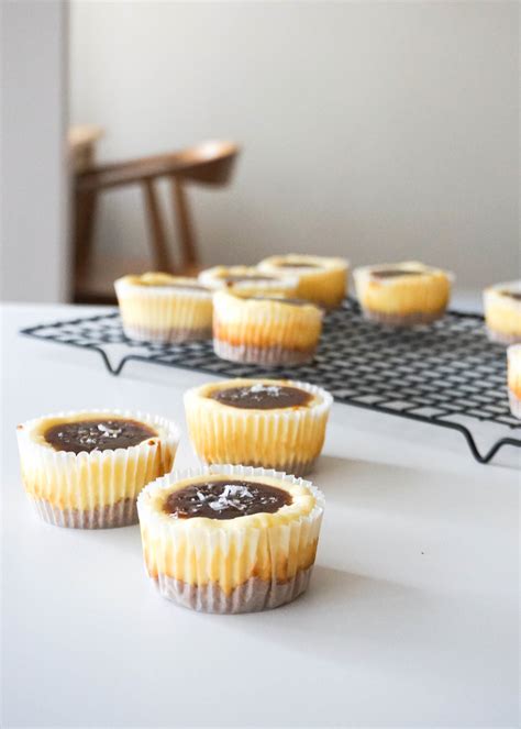 Mini Salted Caramel Cheesecakes — Eat Cho Food