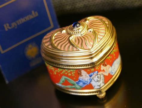 House of Fabergé - "Raymonda" Porcelain Music Box 24k Gold - Catawiki