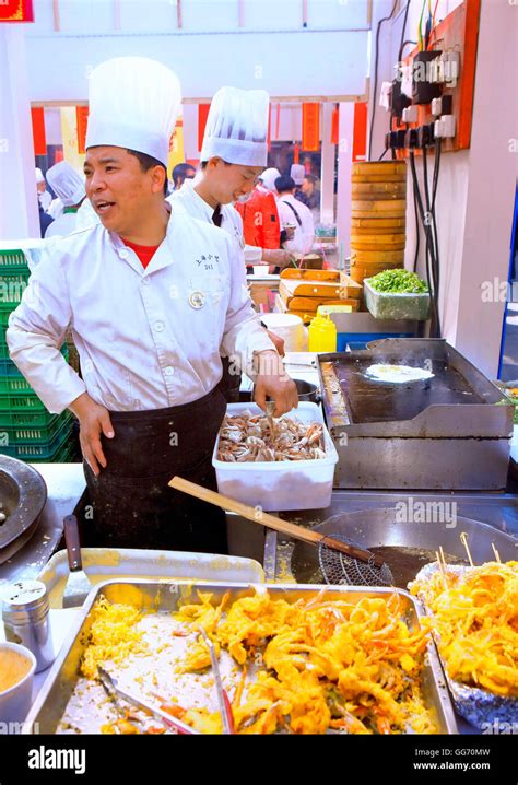 Shanghai street food hi-res stock photography and images - Alamy