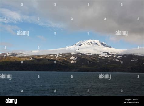 Jan mayen island with beerenberg volcano 2 hi-res stock photography and images - Alamy