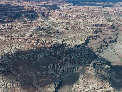 Aerial view of the Needles District of Canyonlands N.P. [OC][3444x2592] : r/EarthPorn