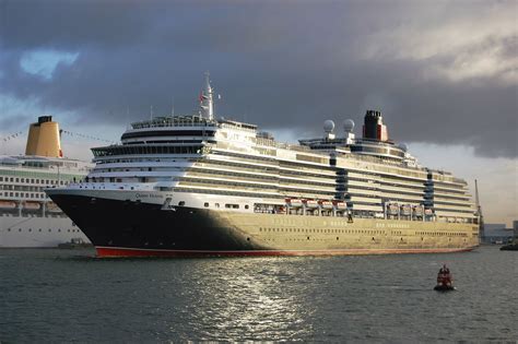 CUNARD CRUISE SHIP "QUEEN VICTORIA"