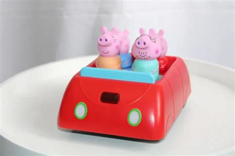 PEPPA PIG PUSH & Go Car With George Family Car Red Noise 4 Figures £3. ...