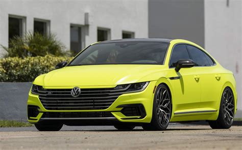 VW Arteon R-Line Highlight rebaixado com rodas de 20"