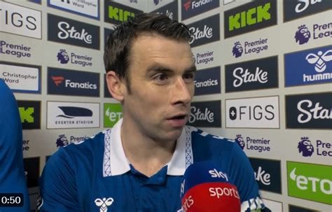 Fans hail ‘great example’ Seamus Coleman as Ireland captain breaks ...