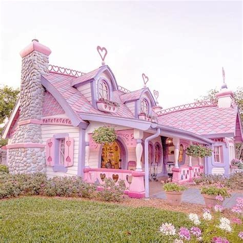 Kaori Likes Things: Pink houses pink houses piiiiiiink houses yes yessss