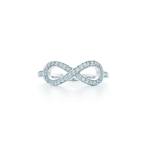 Tiffany Infinity ring in platinum with diamonds. | Tiffany & Co.