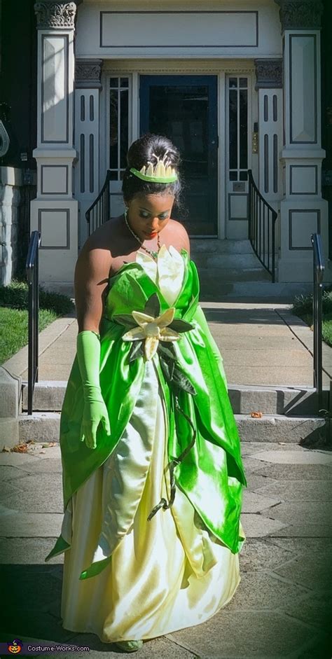 Princess Tiana Costume | DIY Costume Guide - Photo 2/5