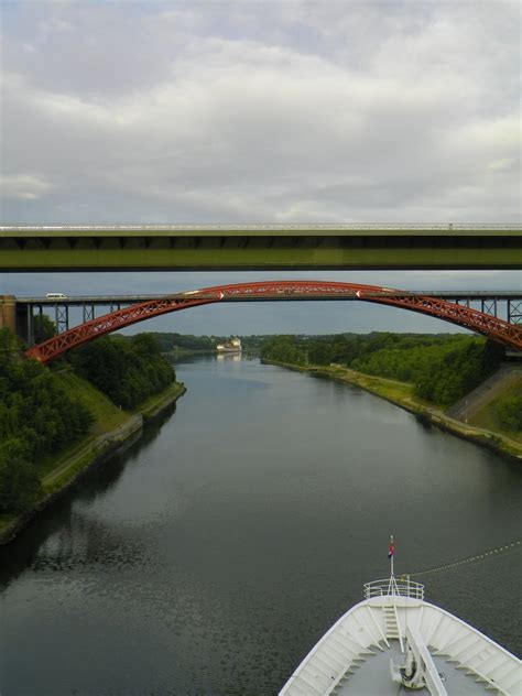 Book Junkie: Day 15 (cont.) - Bridges over the Kiel Canal