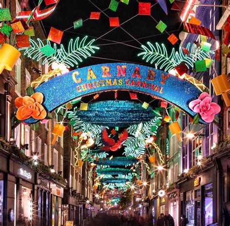 Tropical Christmas . . Do you like the Christmas lights on Carnaby street? . . . . @canonuk 6D