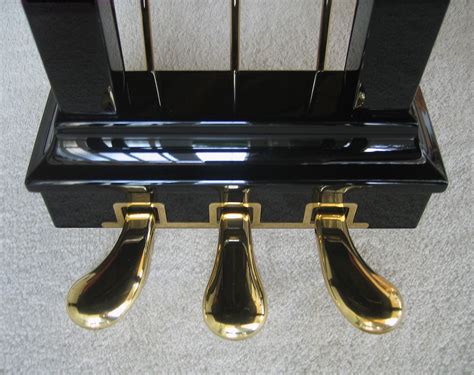 Piano pedals - Wikipedia