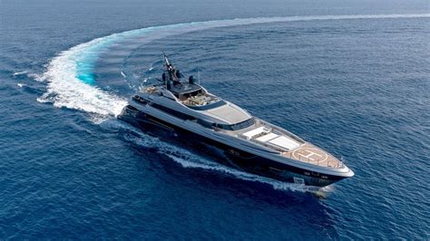 €3M price drop on Mondomarine motor yacht Sarastar