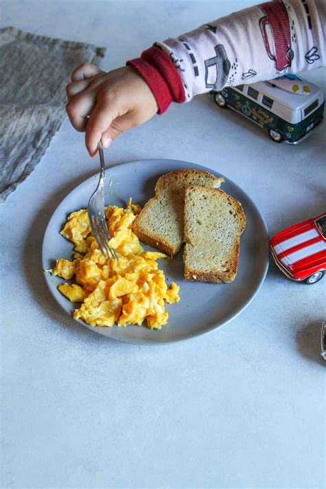 Scrambled Eggs and Toast Recipe - Sweetphi