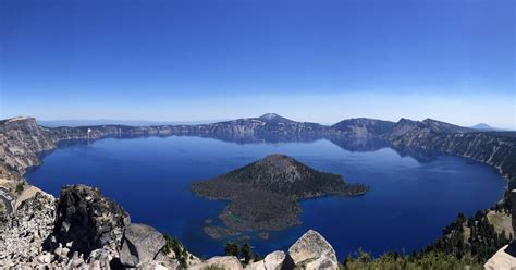 🔥 Wizard Island, Crater Lake, Oregon. Formed 7,700 years ago by the massive eruption and ...