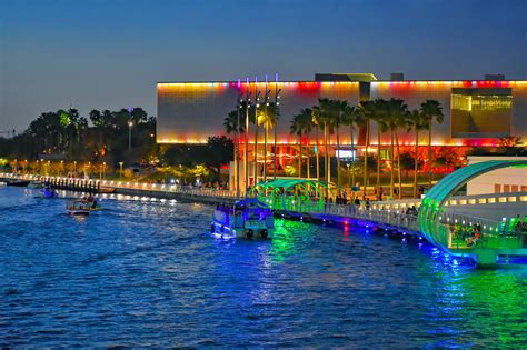 Nightlife in Tampa - Tampa travel guide - Go Guides