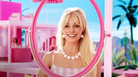 Barbie: Margot Robbie Agreed To The Film Under One, 43% OFF